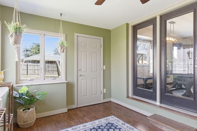 1811 E Vincent Drive, Springfield, MO 65804