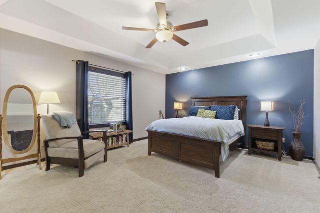 1811 E Vincent Drive, Springfield, MO 65804