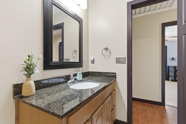 1811 E Vincent Drive, Springfield, MO 65804