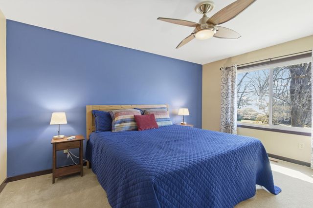 1811 E Vincent Drive, Springfield, MO 65804