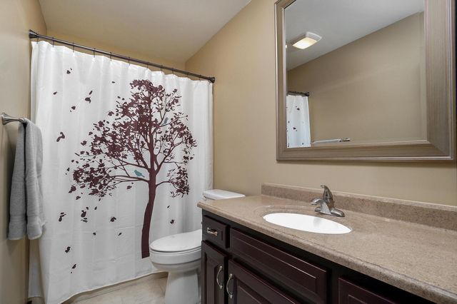 1811 E Vincent Drive, Springfield, MO 65804