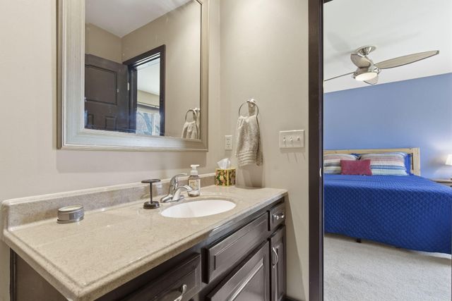 1811 E Vincent Drive, Springfield, MO 65804