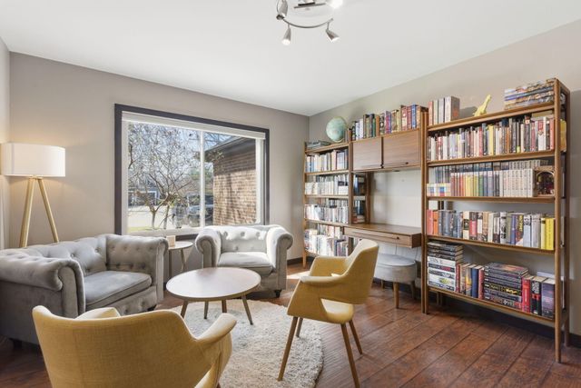 1811 E Vincent Drive, Springfield, MO 65804