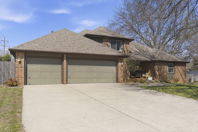 1811 E Vincent Drive, Springfield, MO 65804