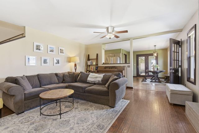 1811 E Vincent Drive, Springfield, MO 65804