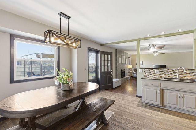 1811 E Vincent Drive, Springfield, MO 65804