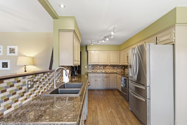 1811 E Vincent Drive, Springfield, MO 65804