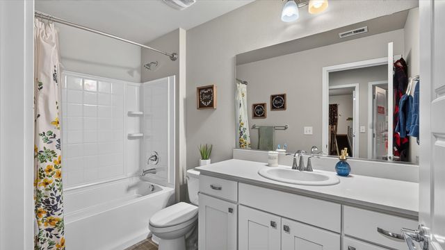 1213 E Silver Pine Rd, Colbert, WA 99005
