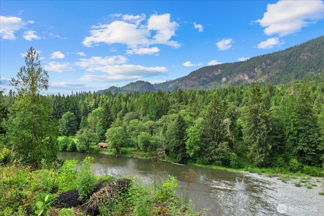 15619 N Trangen Loop Road, Arlington, WA 98223
