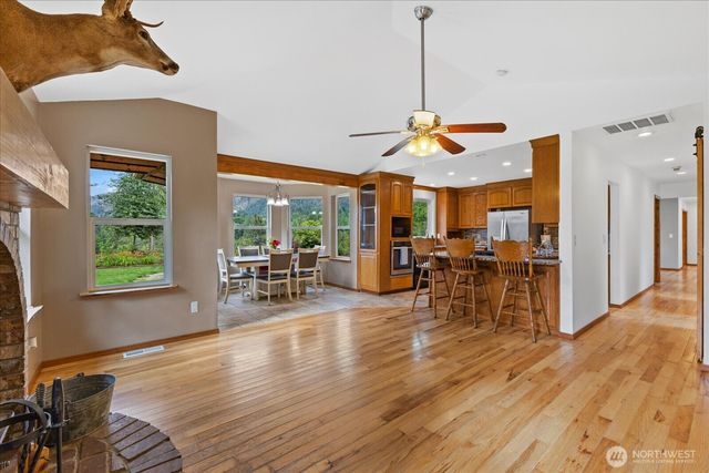 15619 N Trangen Loop Road, Arlington, WA 98223