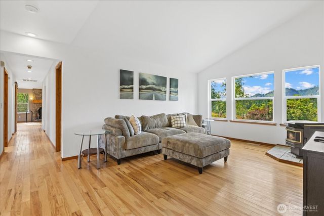 15619 N Trangen Loop Road, Arlington, WA 98223