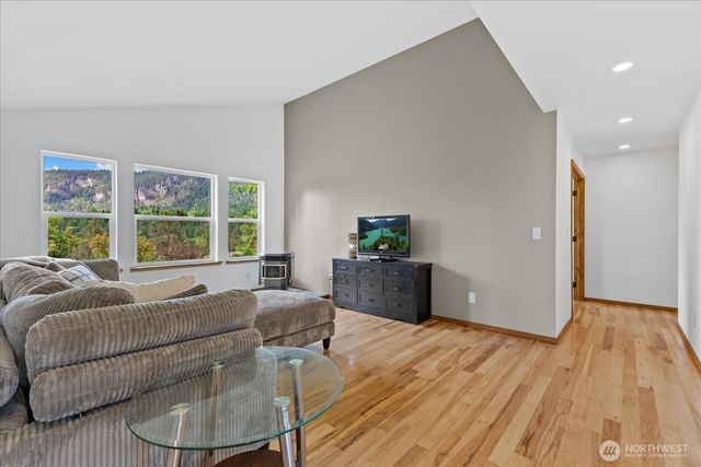 15619 N Trangen Loop Road, Arlington, WA 98223