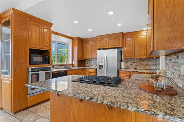 15619 N Trangen Loop Road, Arlington, WA 98223