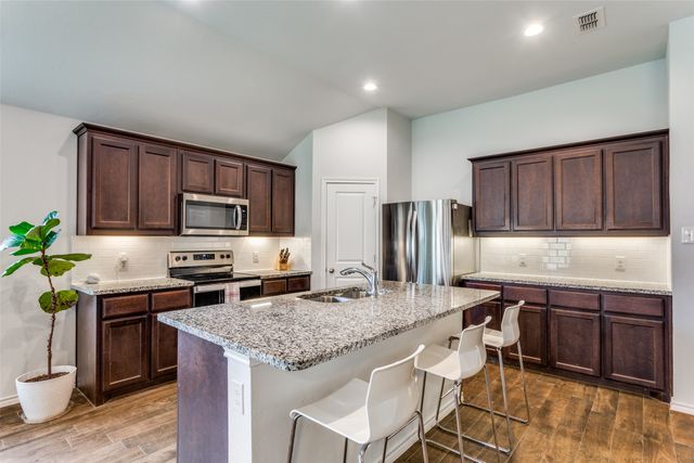 405 Vaquero Street, Weatherford, TX 76087