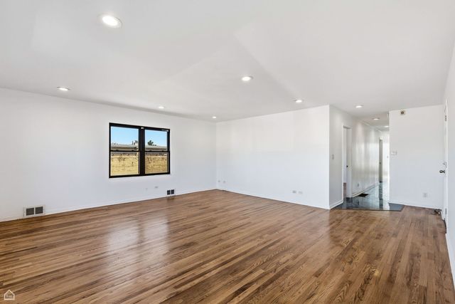 6121 W Belmont Avenue, Chicago, IL 60634