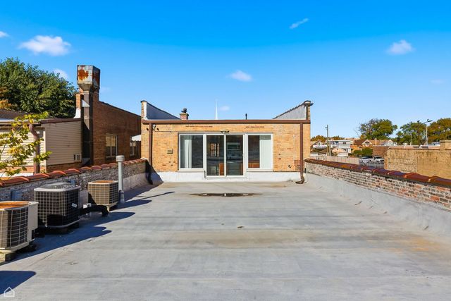 6121 W Belmont Avenue, Chicago, IL 60634