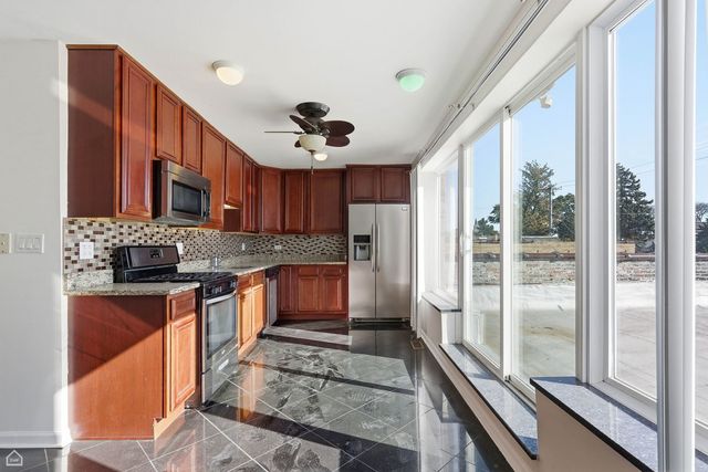 6121 W Belmont Avenue, Chicago, IL 60634