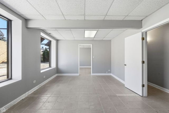 6121 W Belmont Avenue, Chicago, IL 60634