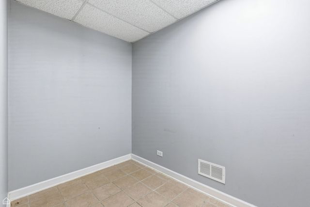 6121 W Belmont Avenue, Chicago, IL 60634