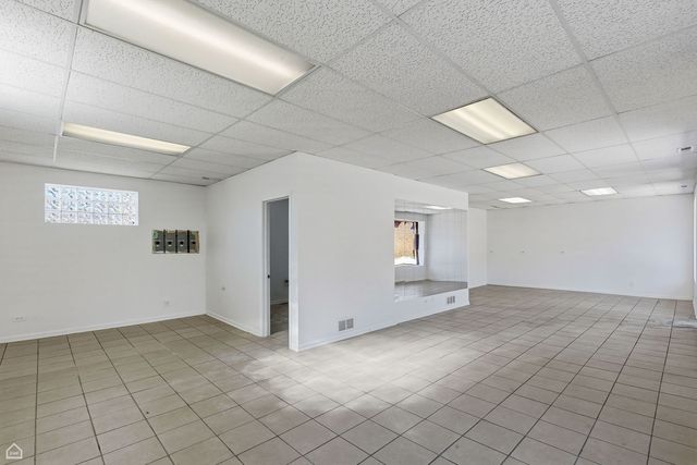 6121 W Belmont Avenue, Chicago, IL 60634