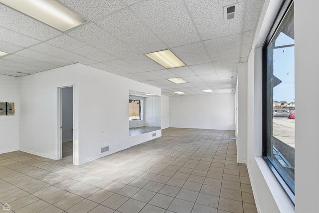 6121 W Belmont Avenue, Chicago, IL 60634