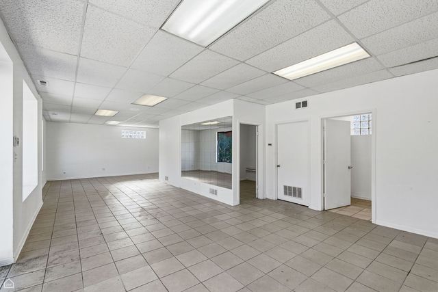 6121 W Belmont Avenue, Chicago, IL 60634