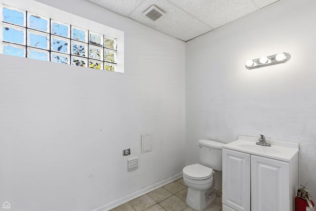 6121 W Belmont Avenue, Chicago, IL 60634