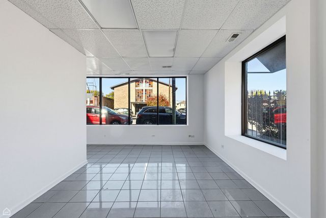 6121 W Belmont Avenue, Chicago, IL 60634