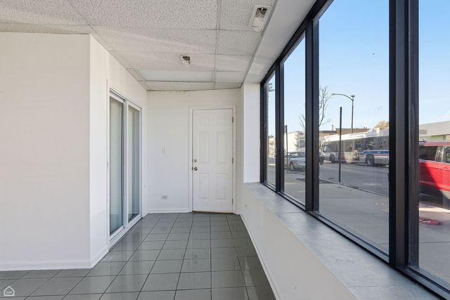 6121 W Belmont Avenue, Chicago, IL 60634