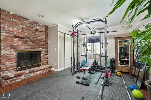 6736 Grosvenor Place, Indianapolis, IN 46220