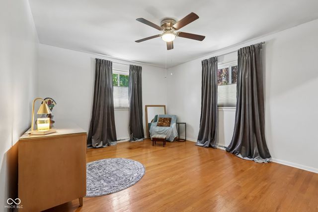 6736 Grosvenor Place, Indianapolis, IN 46220