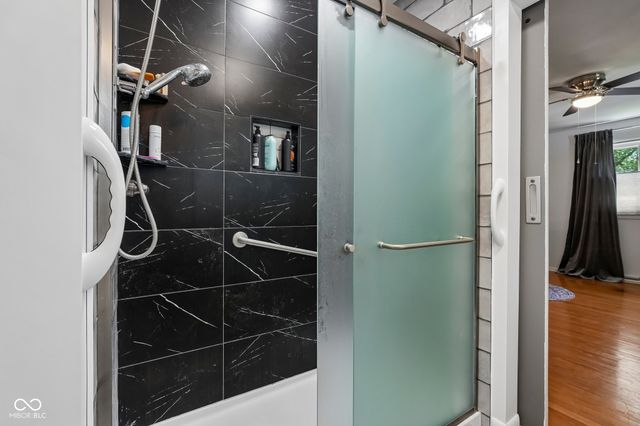 6736 Grosvenor Place, Indianapolis, IN 46220