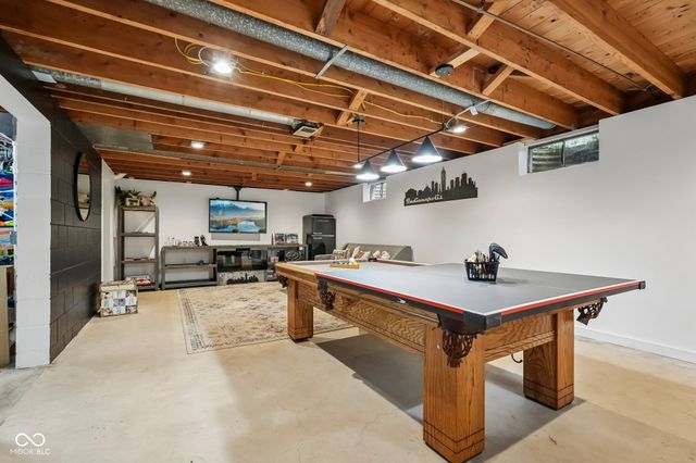 6736 Grosvenor Place, Indianapolis, IN 46220