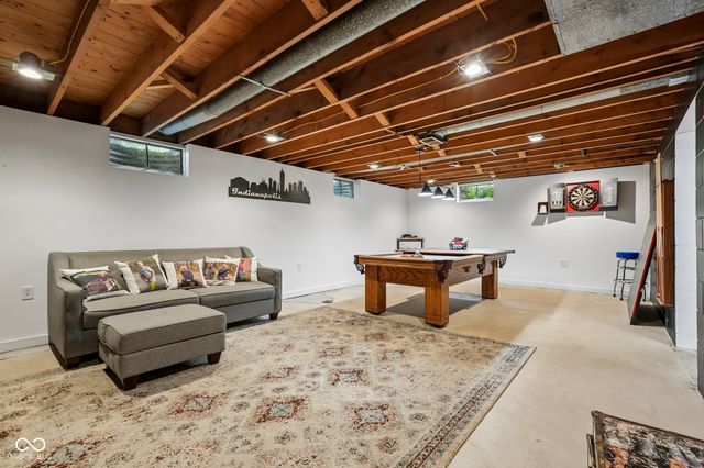 6736 Grosvenor Place, Indianapolis, IN 46220