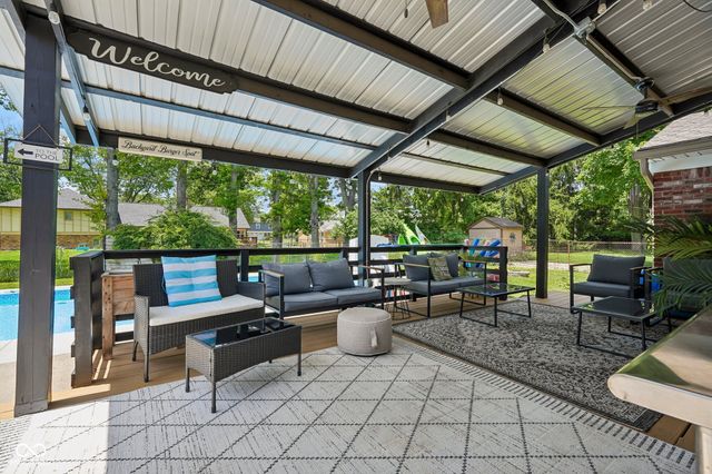 6736 Grosvenor Place, Indianapolis, IN 46220