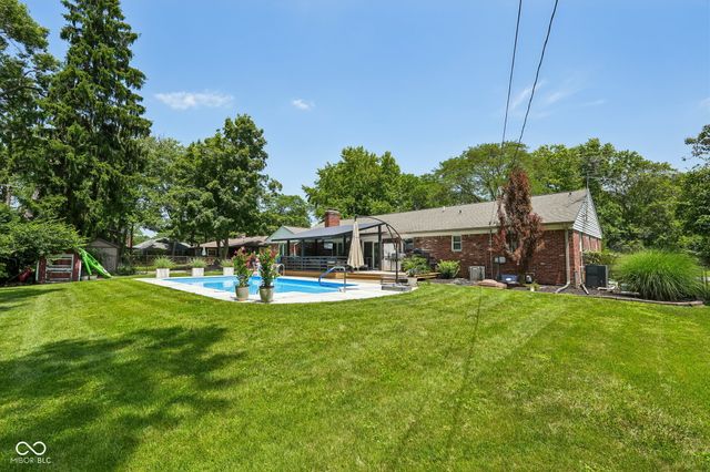 6736 Grosvenor Place, Indianapolis, IN 46220