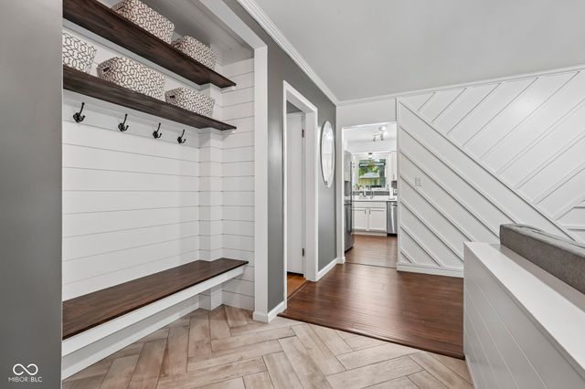 6736 Grosvenor Place, Indianapolis, IN 46220