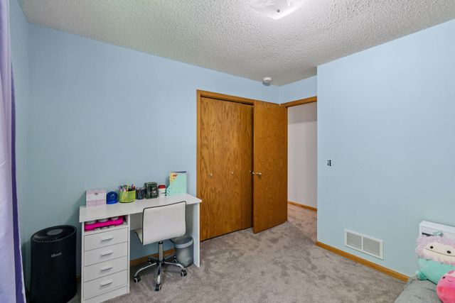 2105 Grimm Road, Chaska, MN 55318