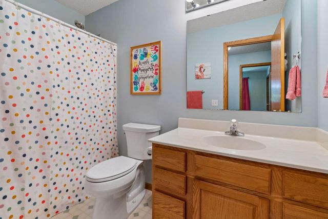 2105 Grimm Road, Chaska, MN 55318