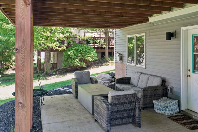 2105 Grimm Road, Chaska, MN 55318