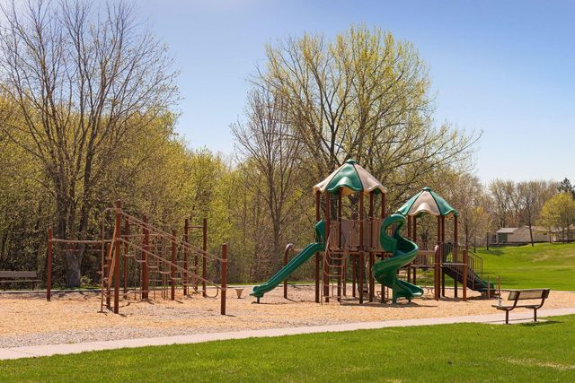 2105 Grimm Road, Chaska, MN 55318