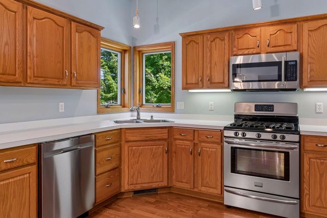 2105 Grimm Road, Chaska, MN 55318