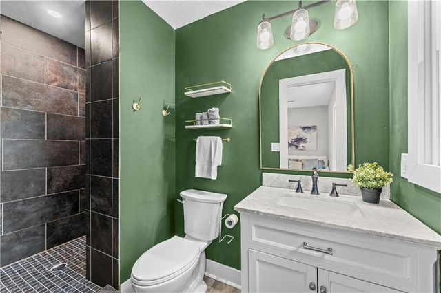 13101 NW Porter Road, Parkville, MO 64152