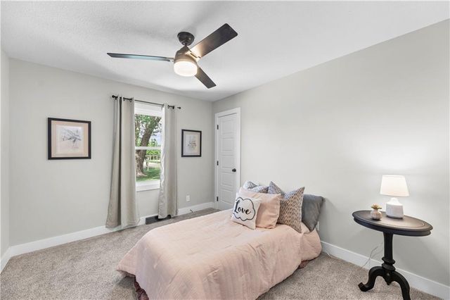 13101 NW Porter Road, Parkville, MO 64152