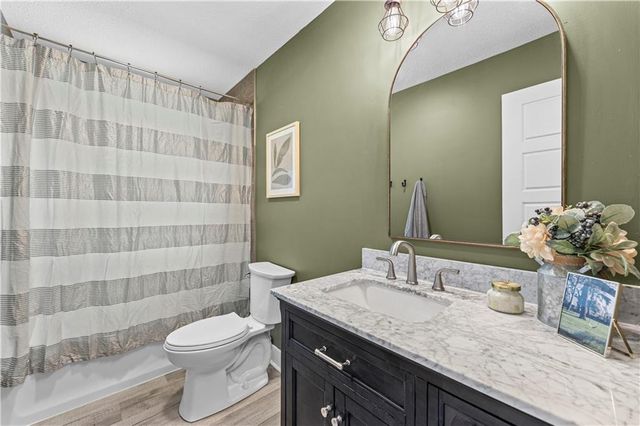 13101 NW Porter Road, Parkville, MO 64152