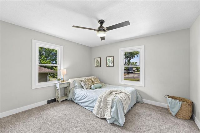 13101 NW Porter Road, Parkville, MO 64152
