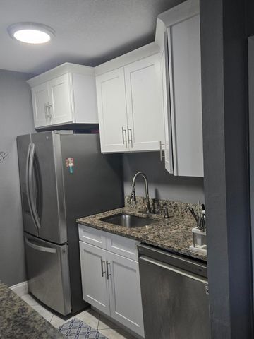 12 Crossings Circle G, Boynton Beach, FL 33435