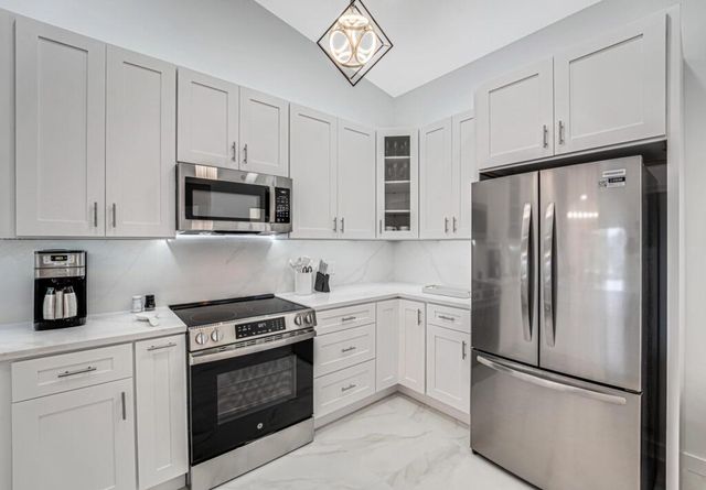 225 Cypress Point Drive, Palm Beach Gardens, FL 33418