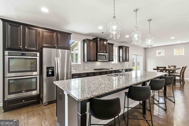 520 Coventry Way, Mcdonough, GA 30252