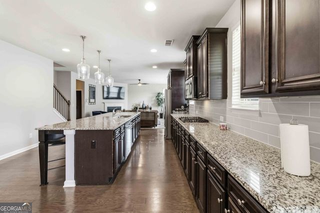 520 Coventry Way, Mcdonough, GA 30252